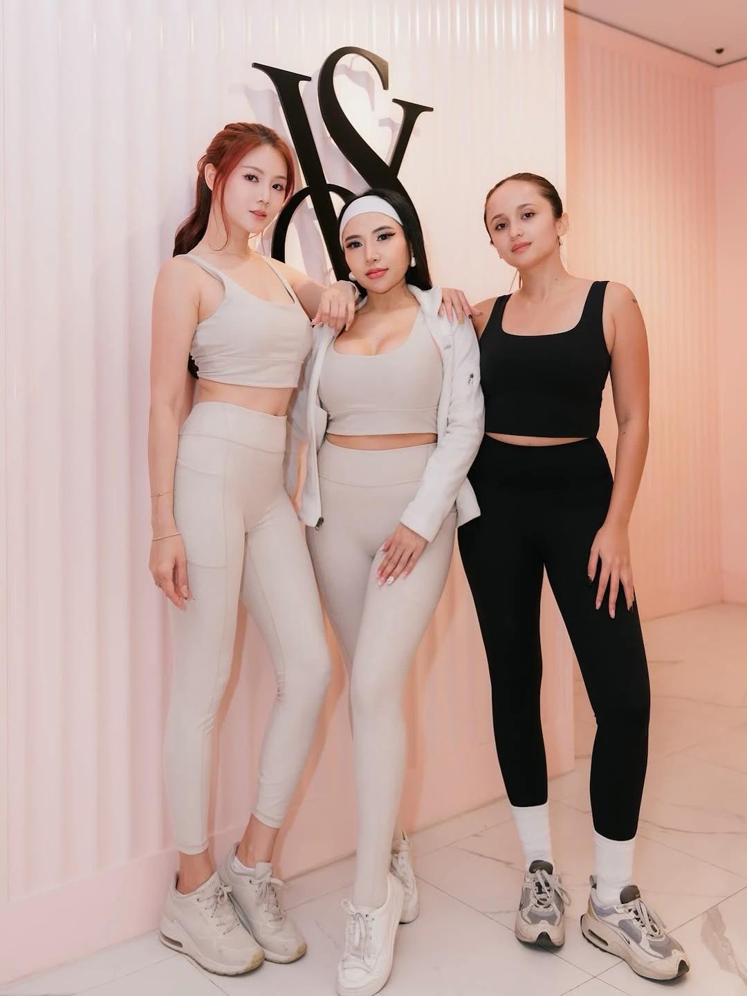 Ana.Lila.Dina thumbnail