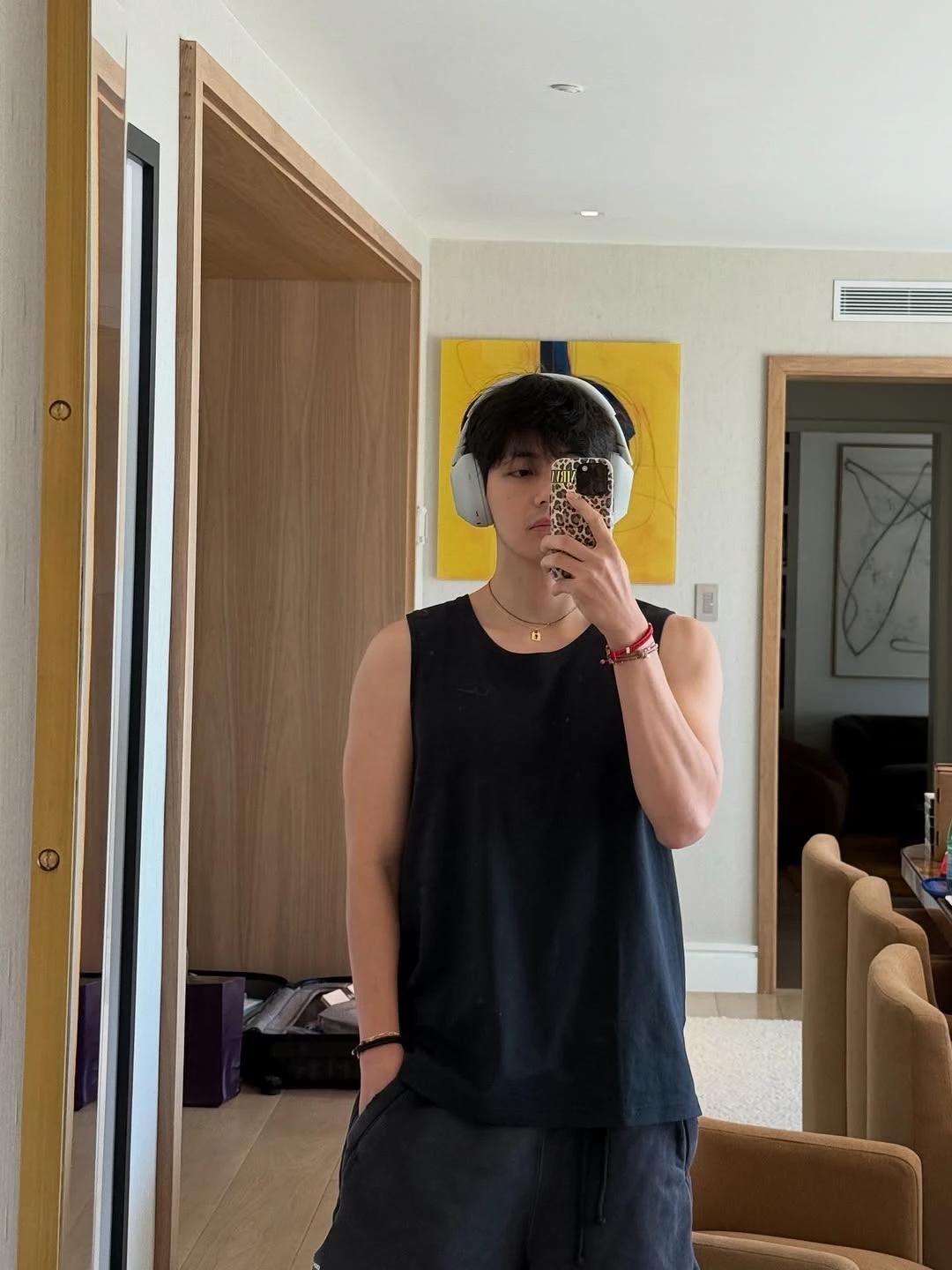Kim Taehyung thumbnail
