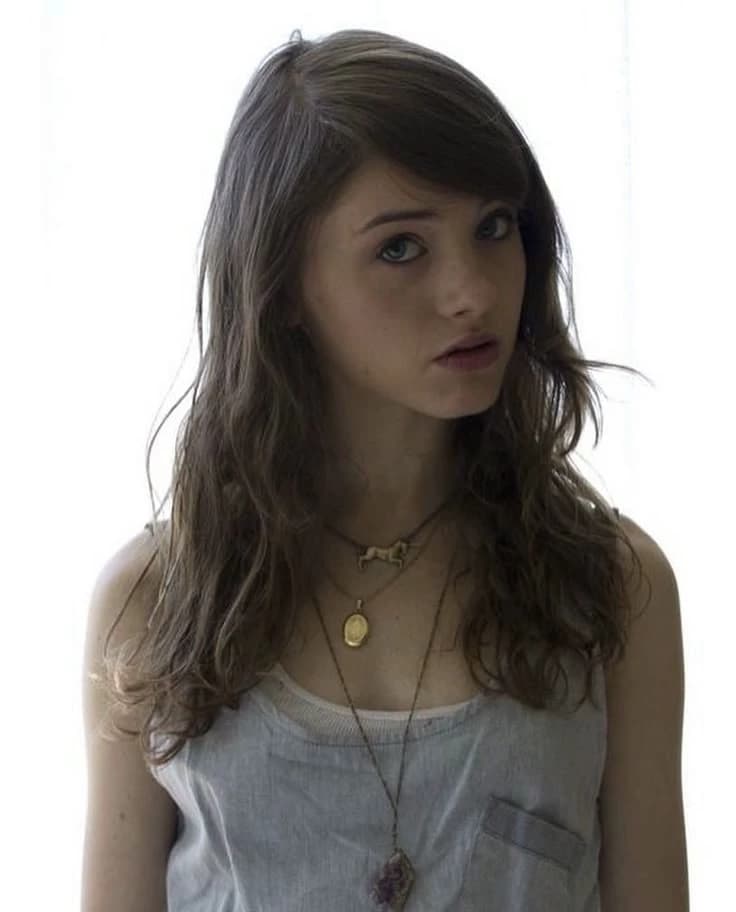 Natália dyer thumbnail