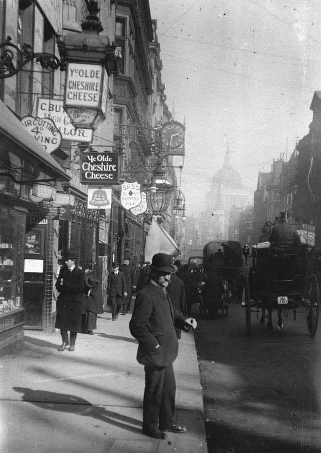 Streets of old London thumbnail