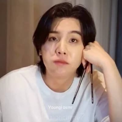 Min Yoongi (Suga) thumbnail