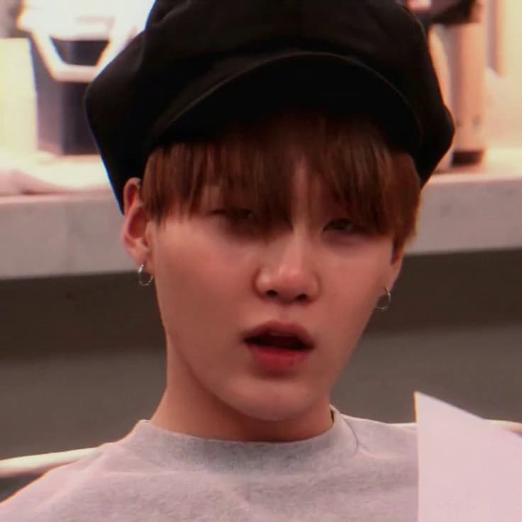Min yoongi 🥀🔗 thumbnail
