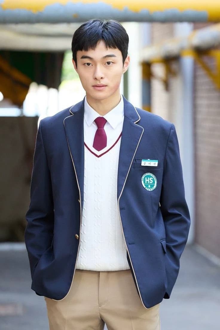 Song Yi Hong thumbnail