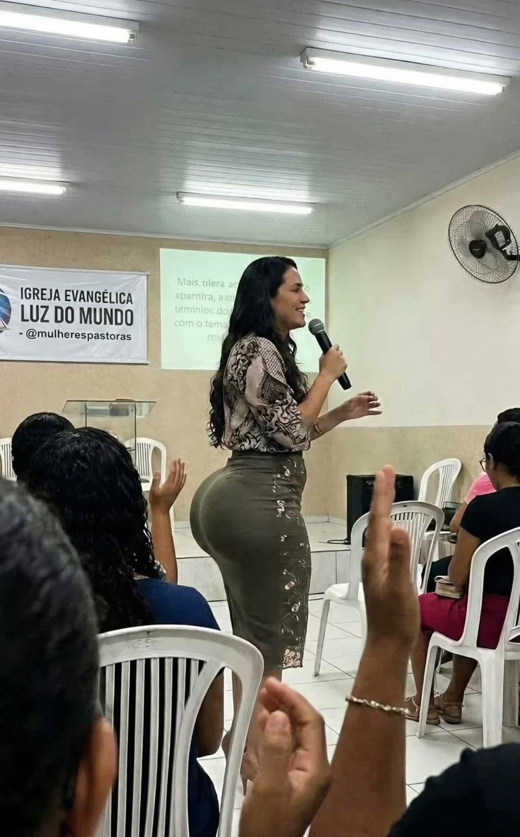 Pastor Elena thumbnail