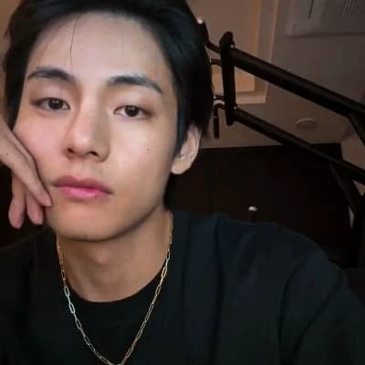 Kim Taehyung thumbnail