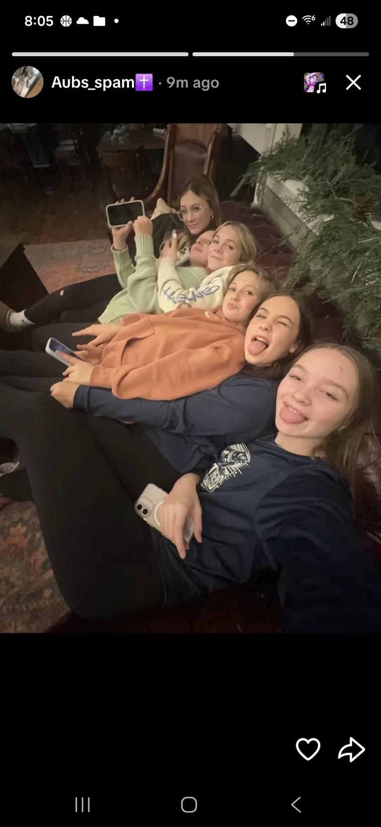 Cum thumbnail