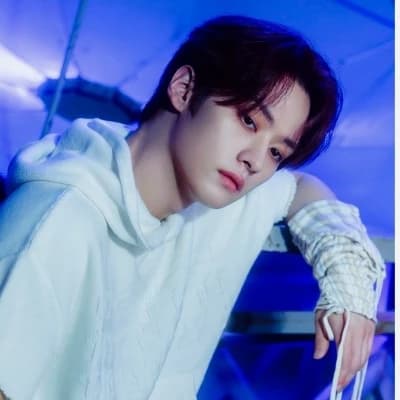 Lee Know thumbnail
