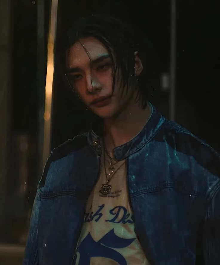 Hyunjin  thumbnail