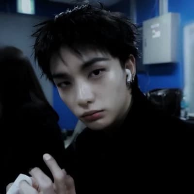 Hwang Hyunjin thumbnail