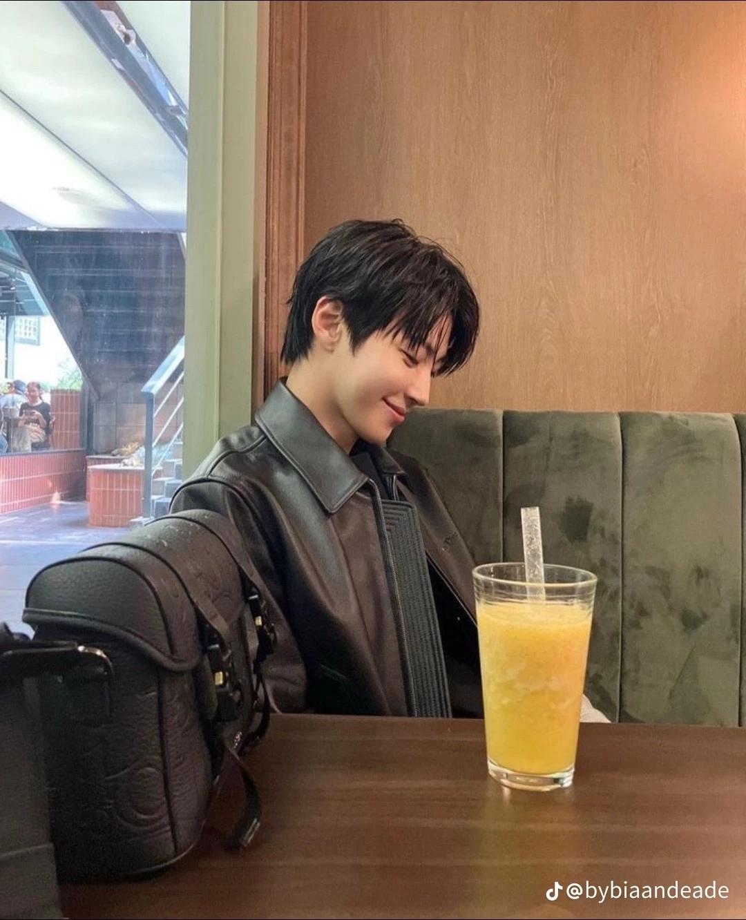 Hwang in yeop thumbnail