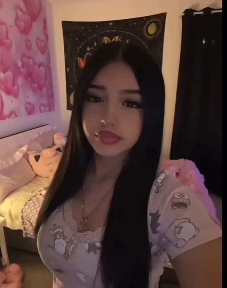 Eva-Roommate thumbnail