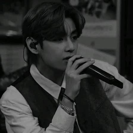 Kim Tae-hyung thumbnail
