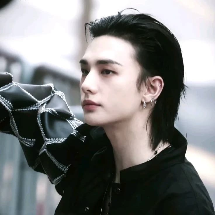 Hwang Hyunjin thumbnail