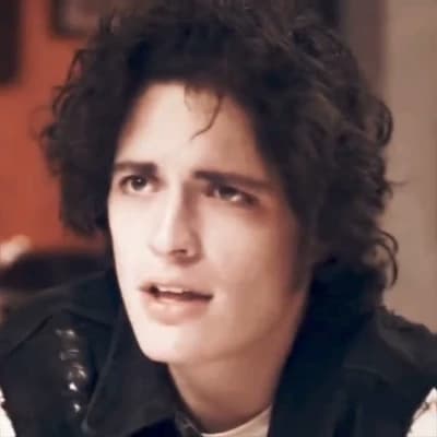Lucas Cossio (Actor Bruno Loza From The Series 40 and 20) thumbnail