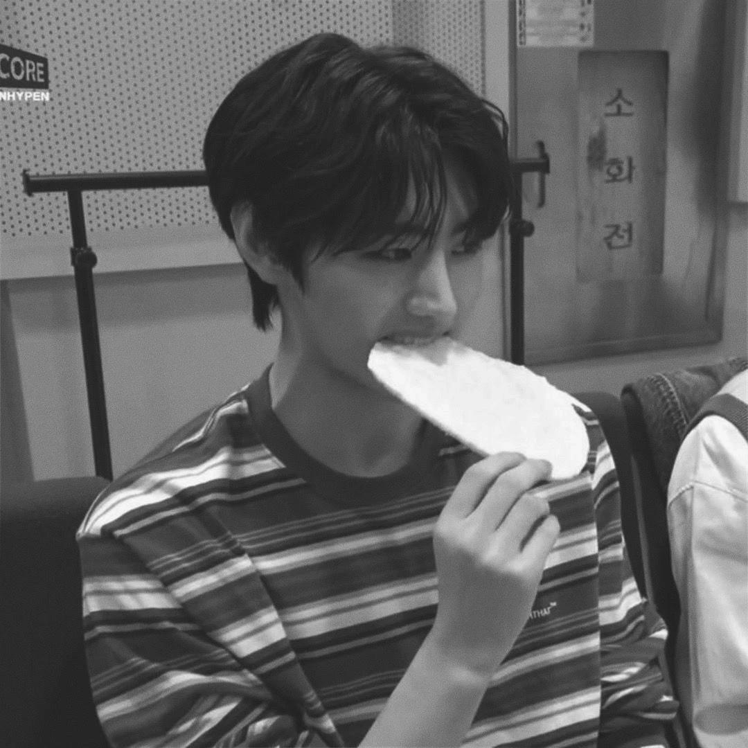 Sunghoon thumbnail