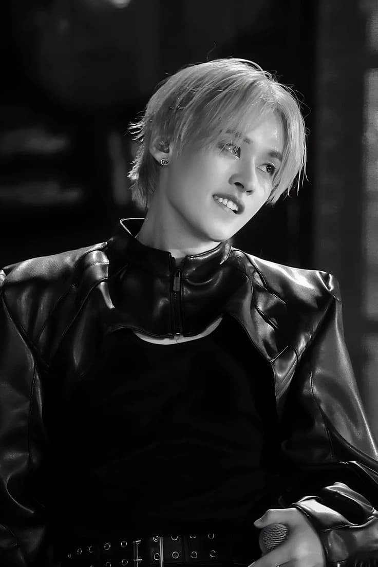 Teacher's Pet Stray Kids Lee Know thumbnail
