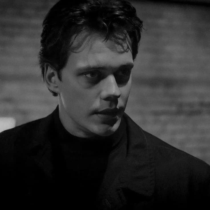 Bill Skarsgard thumbnail