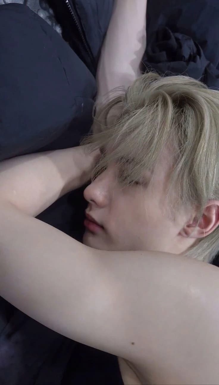 Hyunjin thumbnail