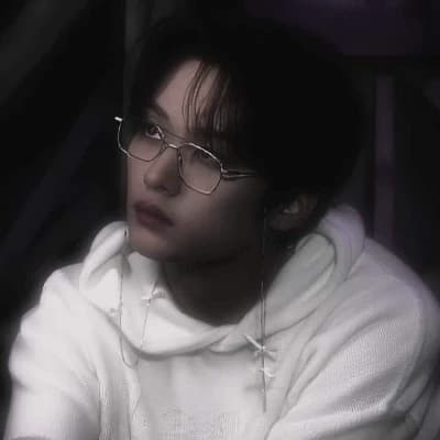 Lee know thumbnail