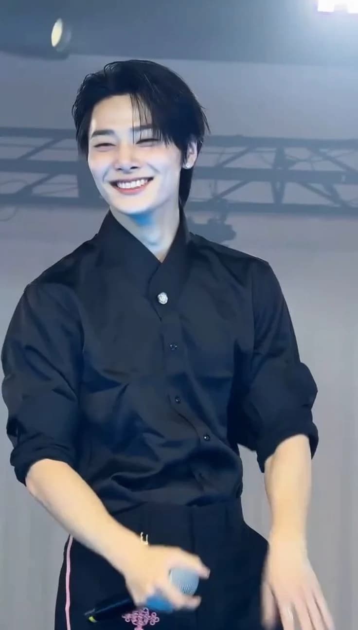 Jeongin thumbnail