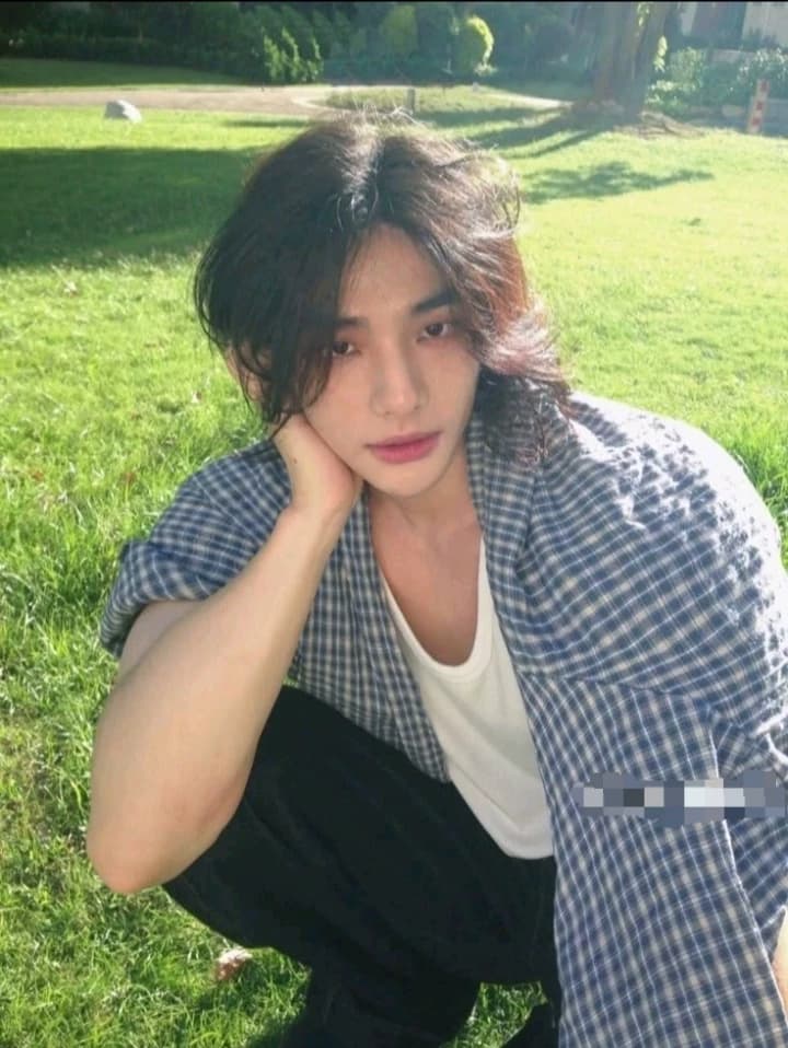 Hwang Hyunjin thumbnail