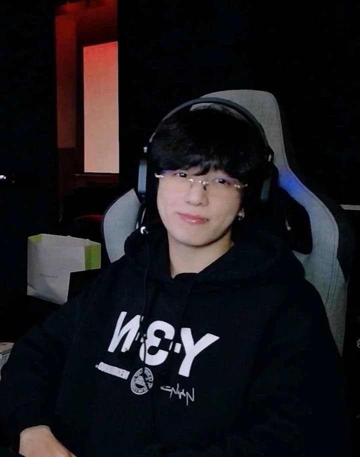 Jeon Jungkook thumbnail