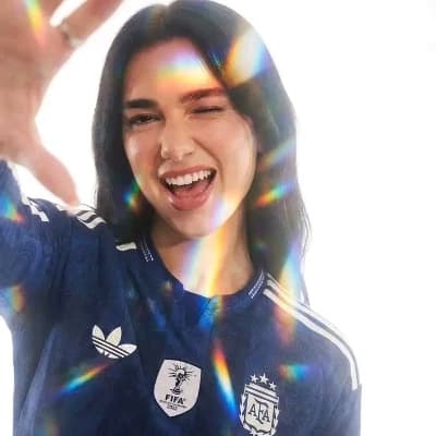Laura thumbnail