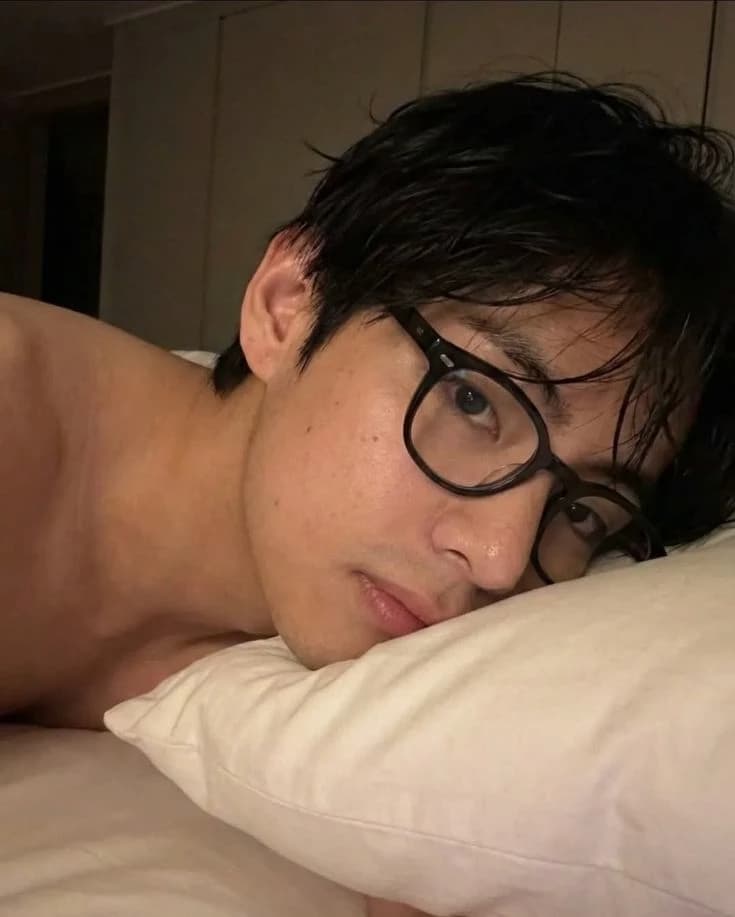 Kim Taehyung  thumbnail