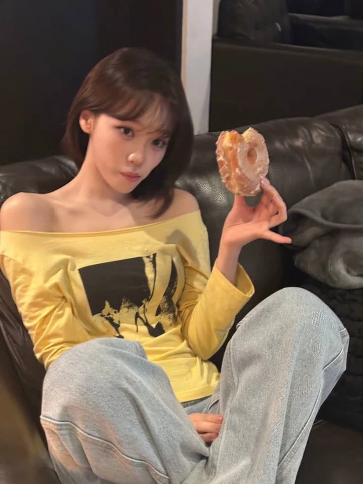 Kim Chaewon thumbnail