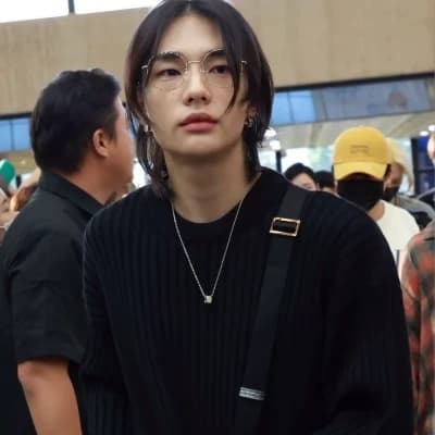 Hwang Hyunjin thumbnail