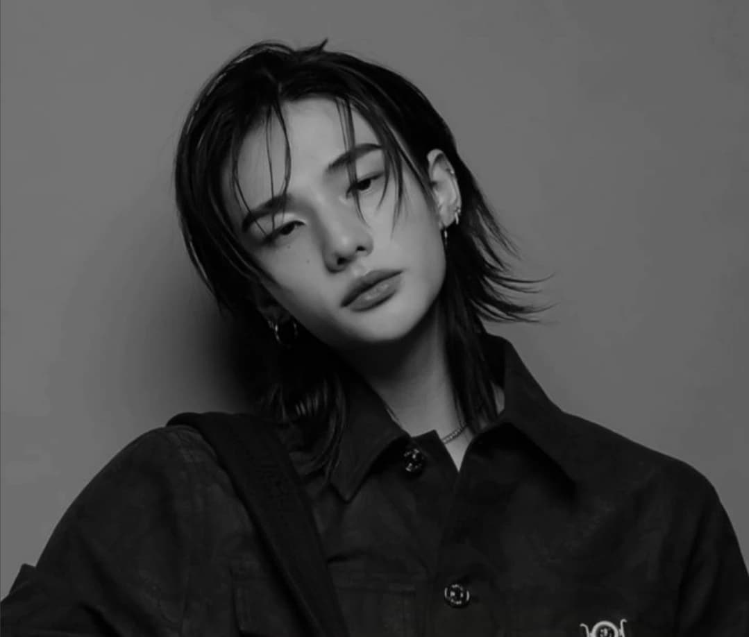 Hwang Hyunjin thumbnail