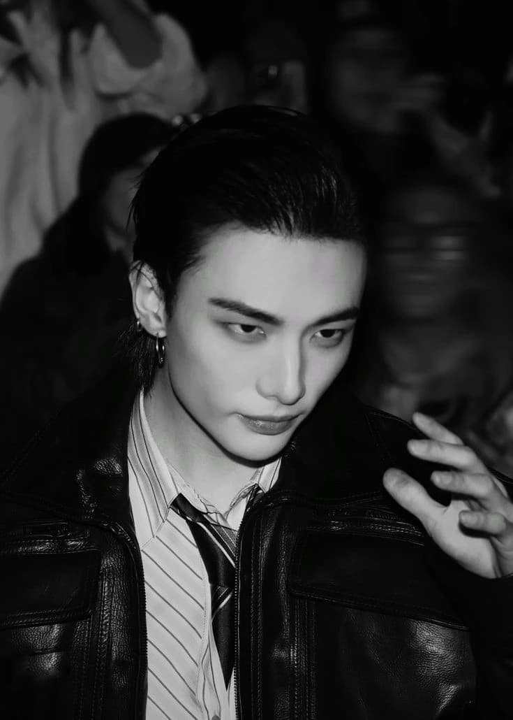 Hwang Hyunjin thumbnail