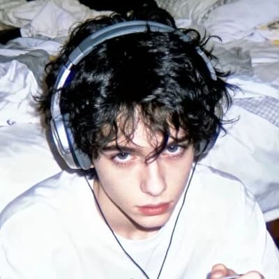 Audrec-Bl♤-your best game-loving friend and your studious friend thumbnail