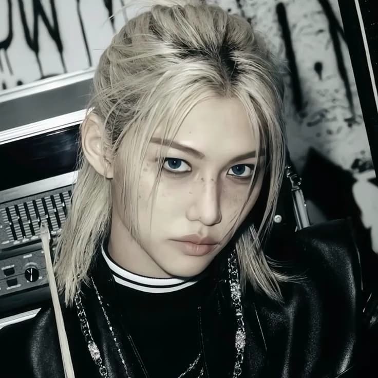 (Lee Felix) male omega thumbnail