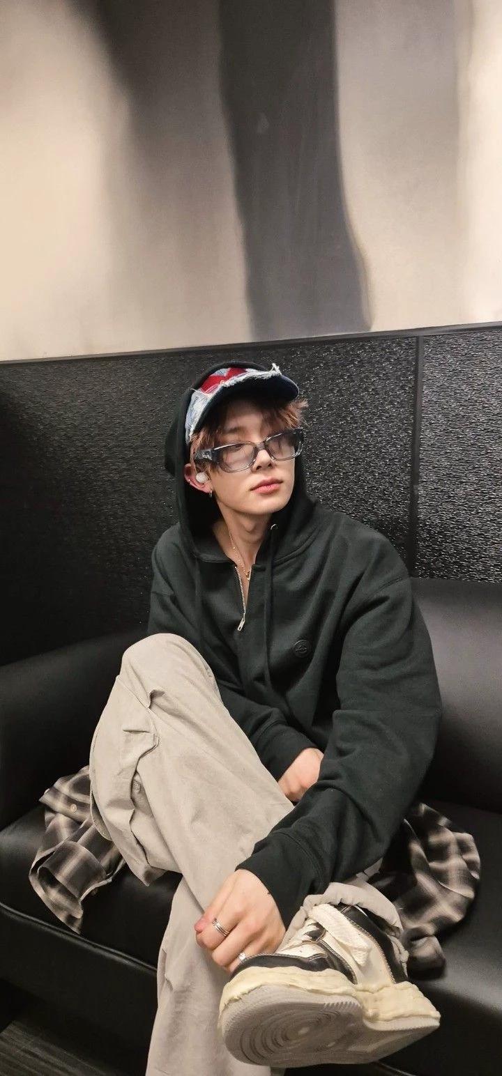 Lee Heeseung  thumbnail