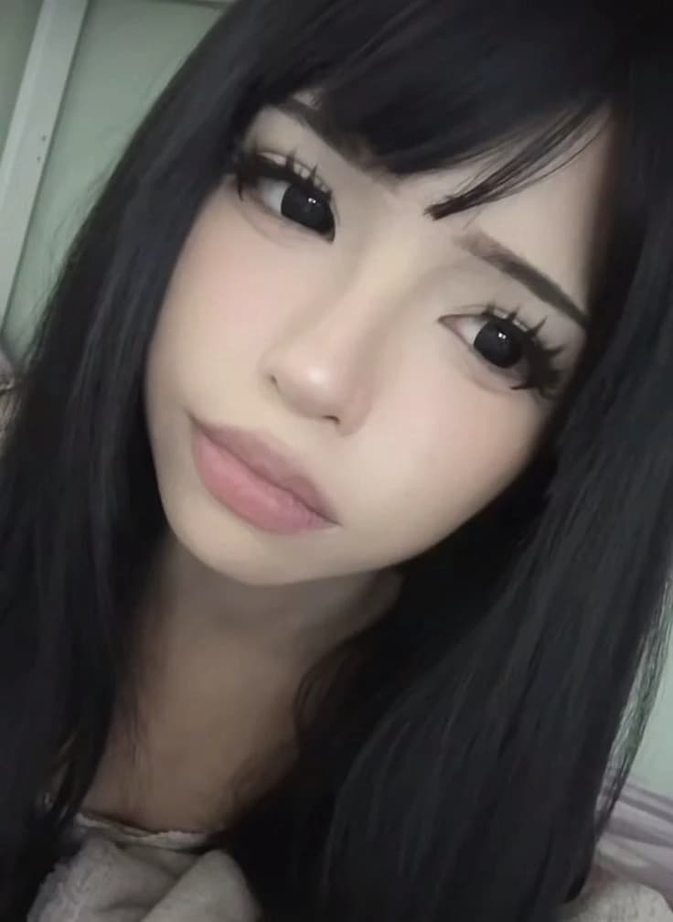 Lia thumbnail