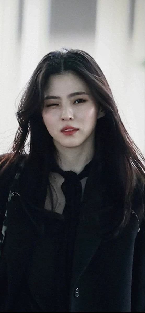 Han So-hee, South Korean actress thumbnail