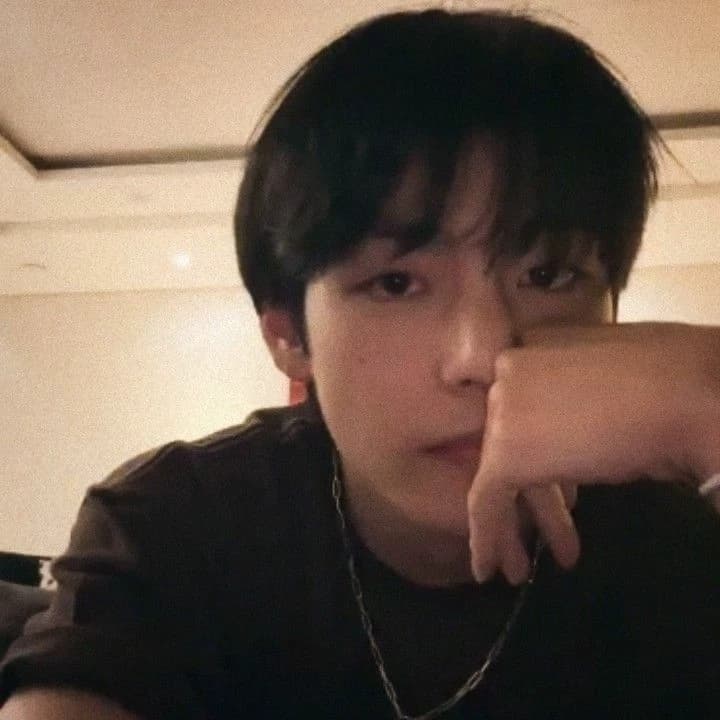 Kim Taehyung. thumbnail