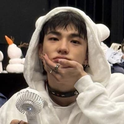 Hyunjin thumbnail