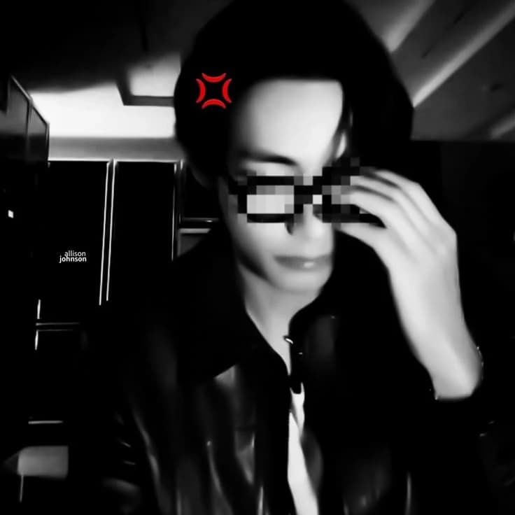 BTS - V thumbnail