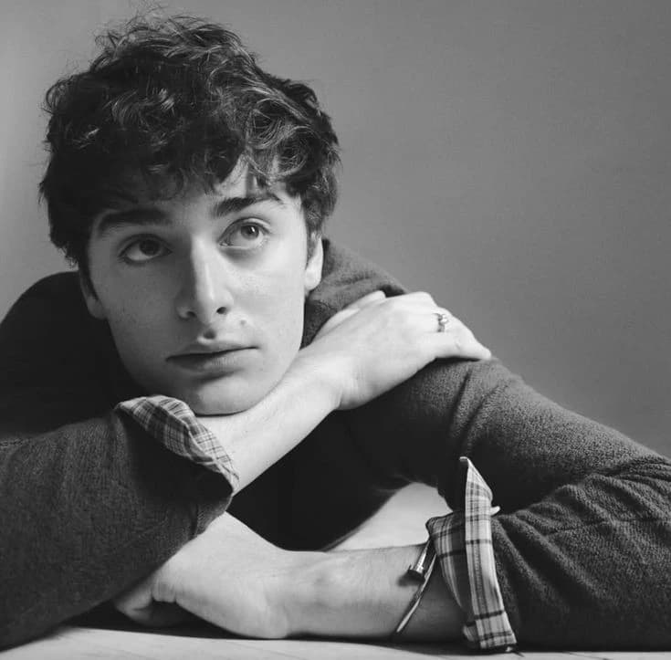 Noah Schnapp thumbnail