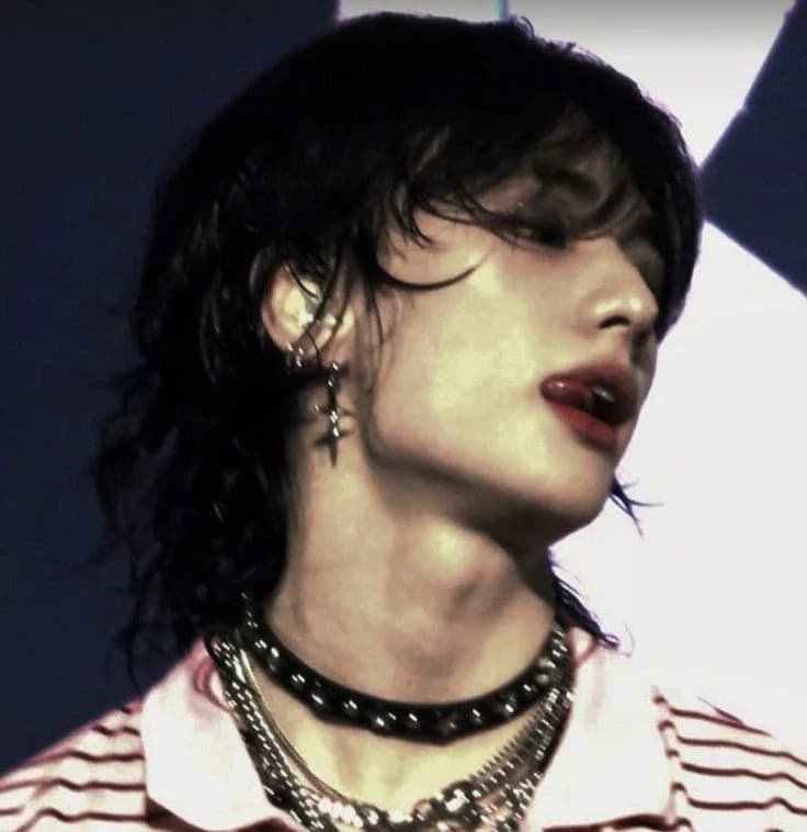 Hwang Hyunjin thumbnail