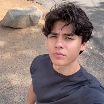 Miguel Mora thumbnail