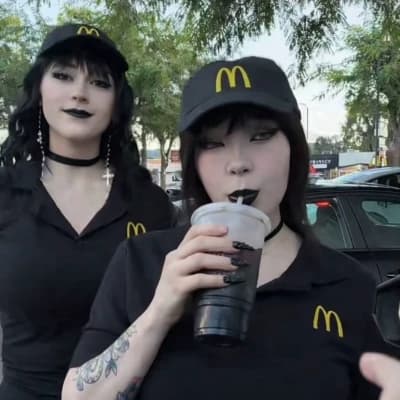 Starbucks Goth Girls thumbnail