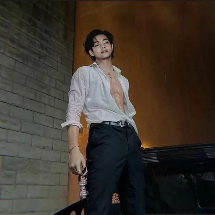 Kim Taehyung thumbnail