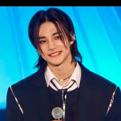 Hwang Hyunjin thumbnail