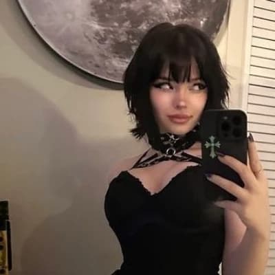 Niccole thumbnail