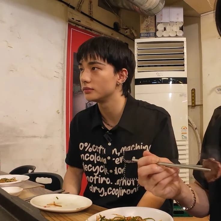 Hyunjin thumbnail
