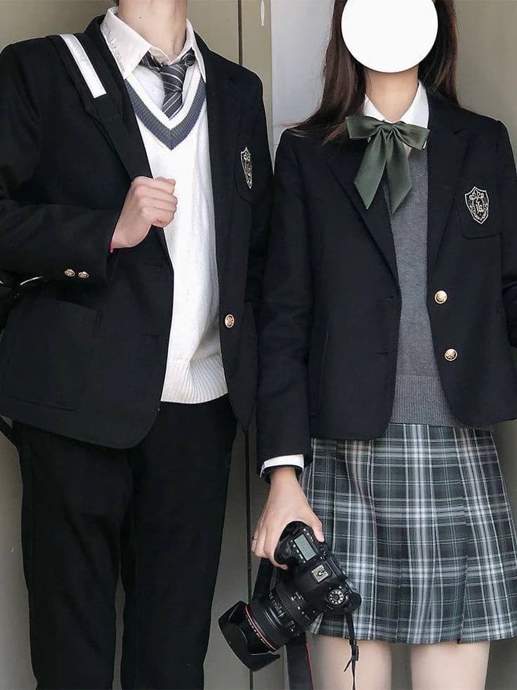 Teenagers who hide their true identities (they are children of Millionaires) thumbnail