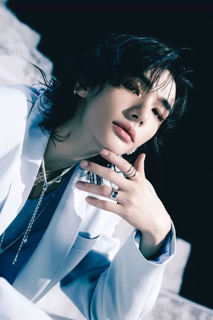 Hwang Hyunjin thumbnail